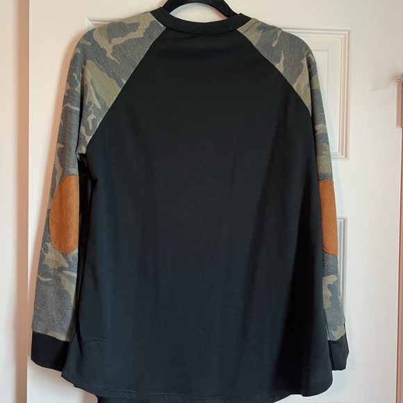 Brand new! Black/camo longsleeve with elbow patches. Medium. - Picture 5 of 6